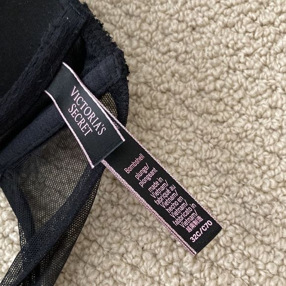 NEW Victoria’s Secret Bombshell Push-Up Bra Size 32C Embellished Back Velvet NWT - Picture 7 of 7